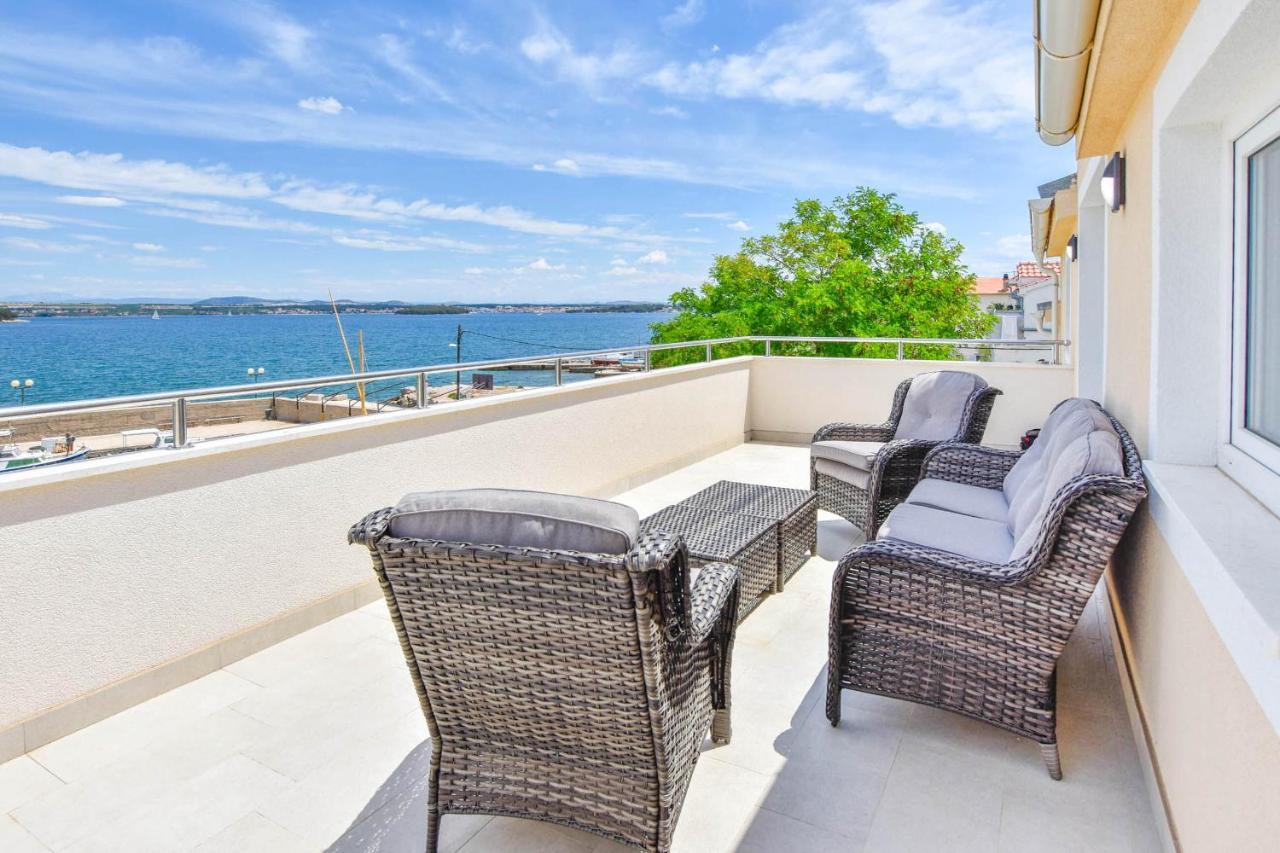 Apartment L And S On The Beach Ugrinici Экстерьер фото